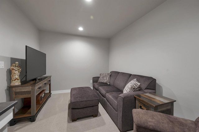 2812 ELM TREE, Howard, WI 54313