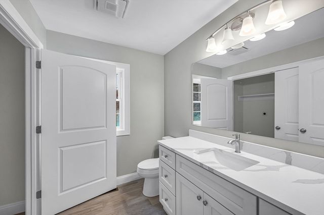 6 High Bluff Rd, Belchertown, MA 01007