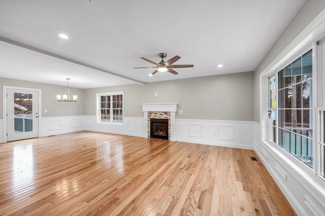 6 High Bluff Rd, Belchertown, MA 01007