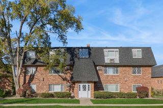 17220 71st Avenue 11, Tinley Park, IL 60477