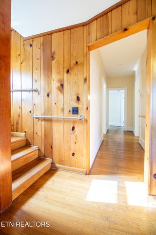 301 S Chamberlain Ave, Rockwood, TN 37854