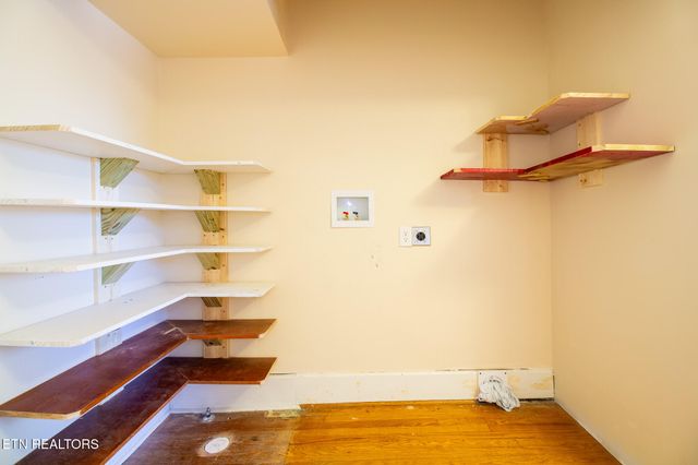 301 S Chamberlain Ave, Rockwood, TN 37854