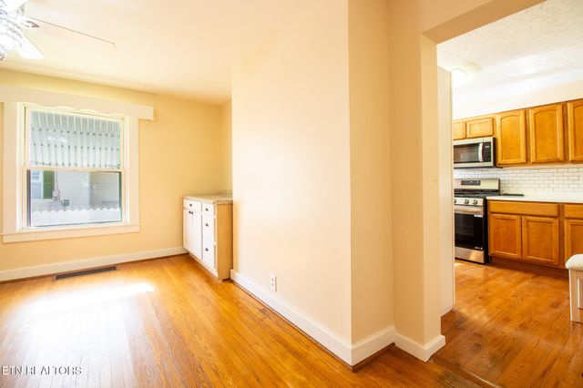 301 S Chamberlain Ave, Rockwood, TN 37854