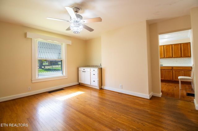 301 S Chamberlain Ave, Rockwood, TN 37854