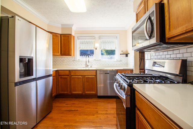 301 S Chamberlain Ave, Rockwood, TN 37854