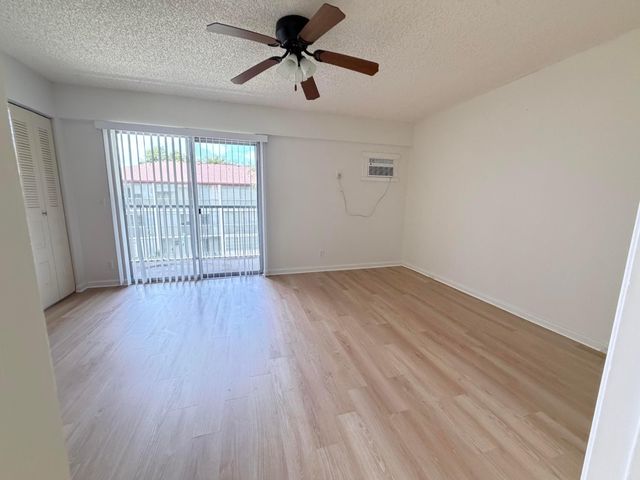 100 SW 132nd Way 303k, Pembroke Pines, FL 33027