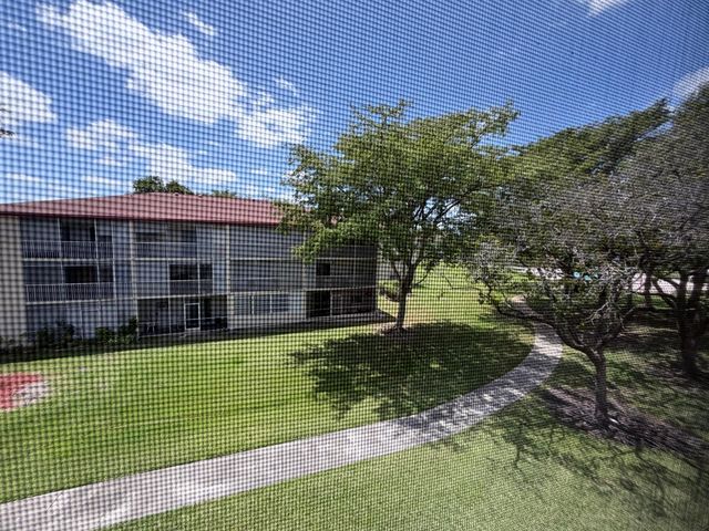 100 SW 132nd Way 303k, Pembroke Pines, FL 33027