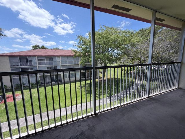 100 SW 132nd Way 303k, Pembroke Pines, FL 33027