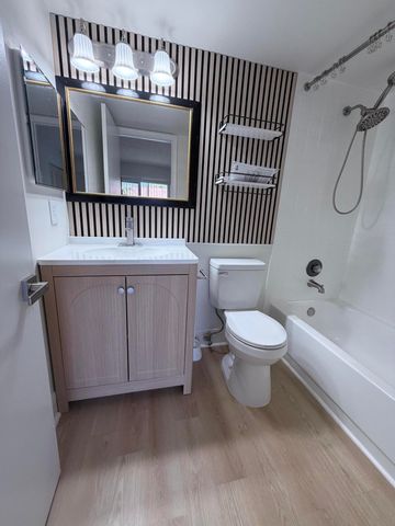 100 SW 132nd Way 303k, Pembroke Pines, FL 33027