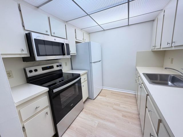 100 SW 132nd Way 303k, Pembroke Pines, FL 33027