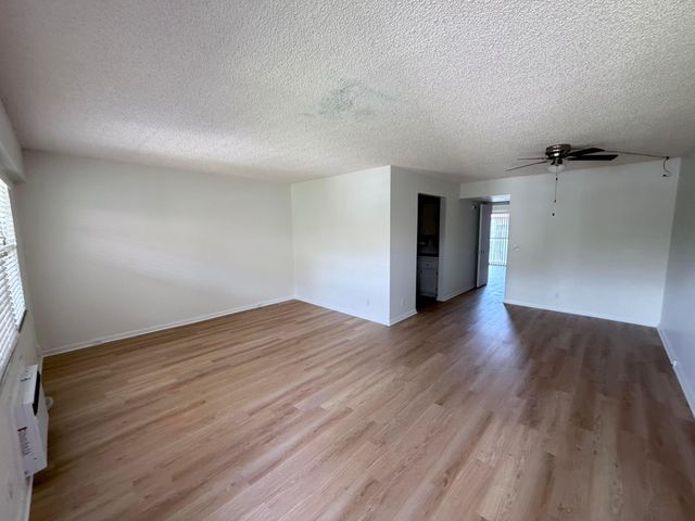 100 SW 132nd Way 303k, Pembroke Pines, FL 33027