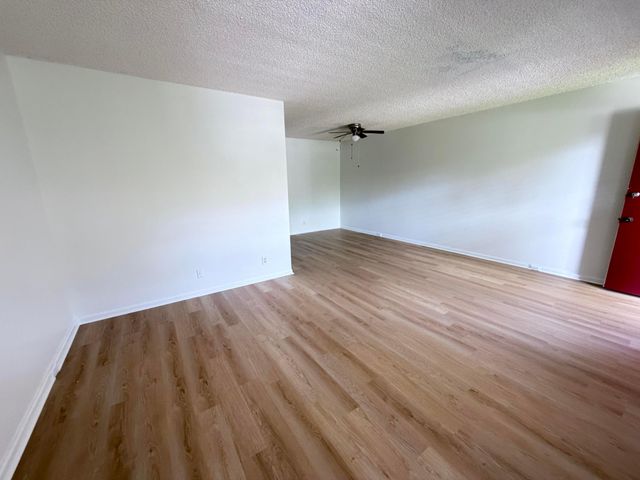 100 SW 132nd Way 303k, Pembroke Pines, FL 33027