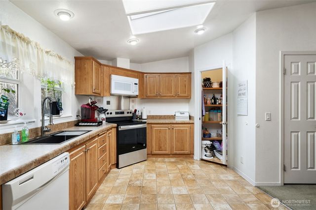 320 E Rivendell Road, Grapeview, WA 98964