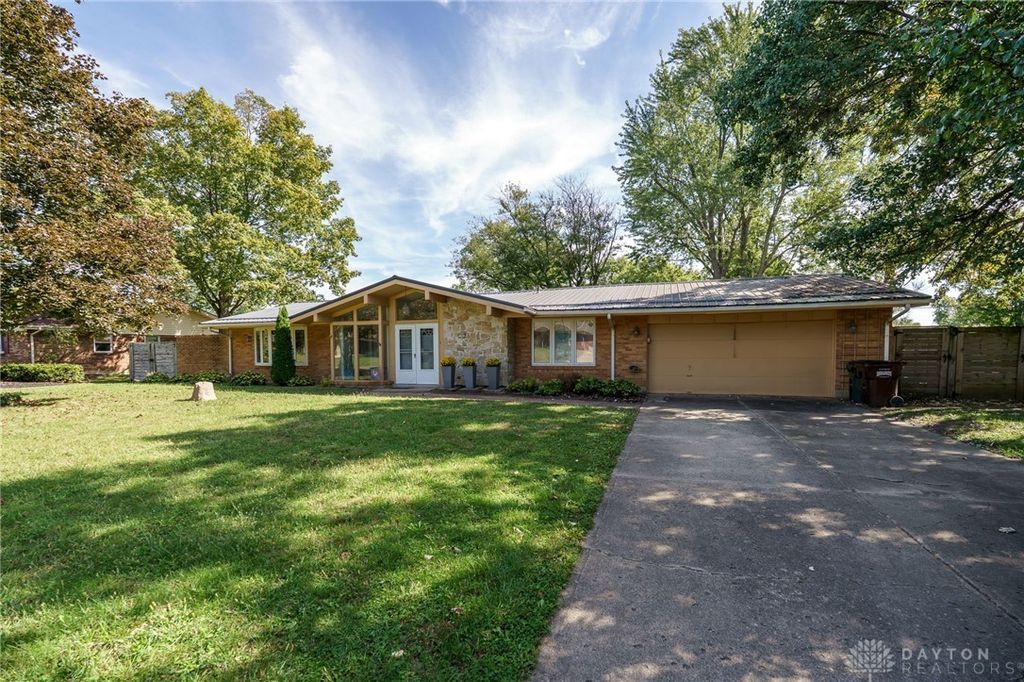 2362 Banyon Drive, Beavercreek, OH 45431