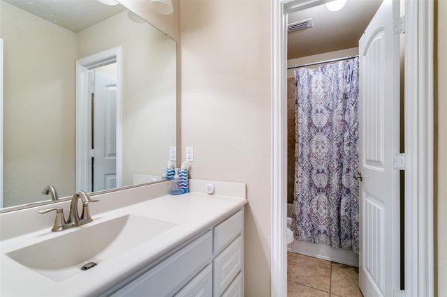 504 Garden Avenue, Euless, TX 76039