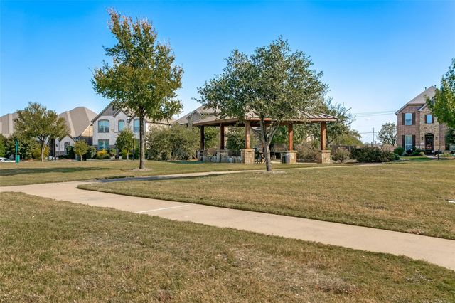 504 Garden Avenue, Euless, TX 76039