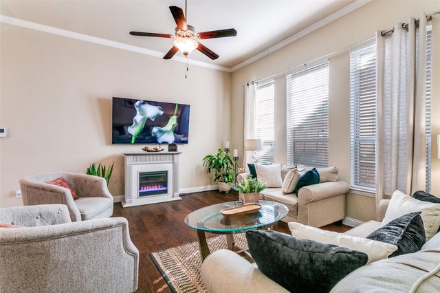 504 Garden Avenue, Euless, TX 76039