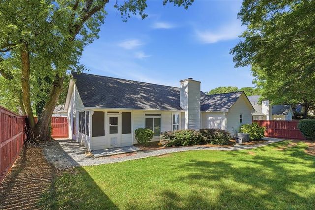 584 Fernstone Trail, Lawrenceville, GA 30046