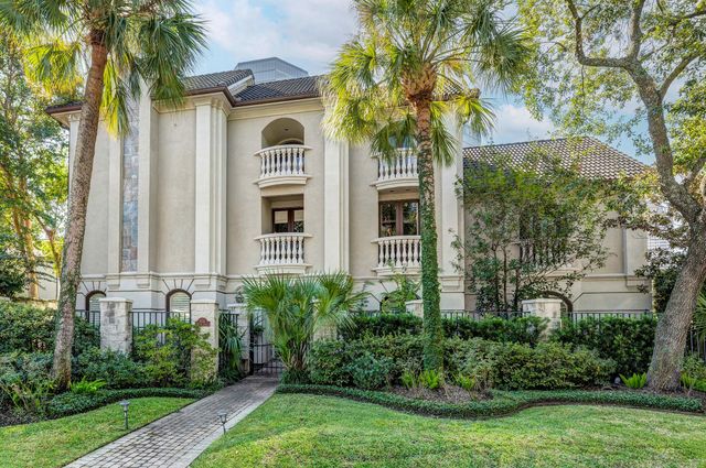 1221 Wynden Court, Houston, TX 77056