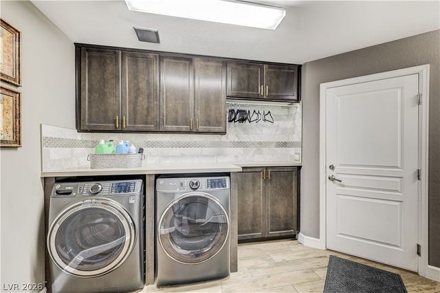 8354 Bartholomew Park Court, Las Vegas, NV 89139