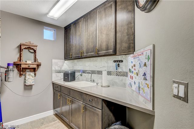 8354 Bartholomew Park Court, Las Vegas, NV 89139