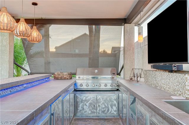 8354 Bartholomew Park Court, Las Vegas, NV 89139