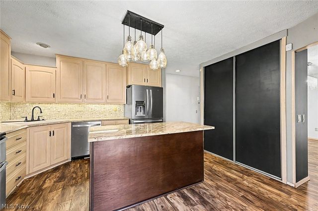 13192 Olympus Way, Strongsville, OH 44149