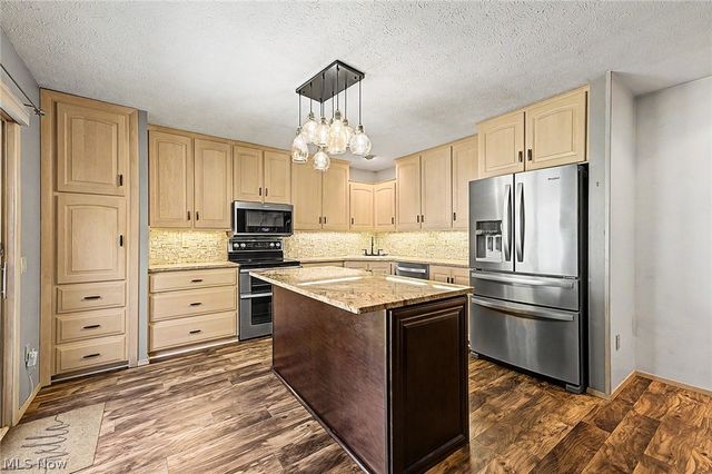 13192 Olympus Way, Strongsville, OH 44149
