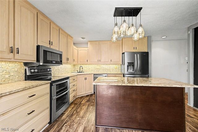 13192 Olympus Way, Strongsville, OH 44149