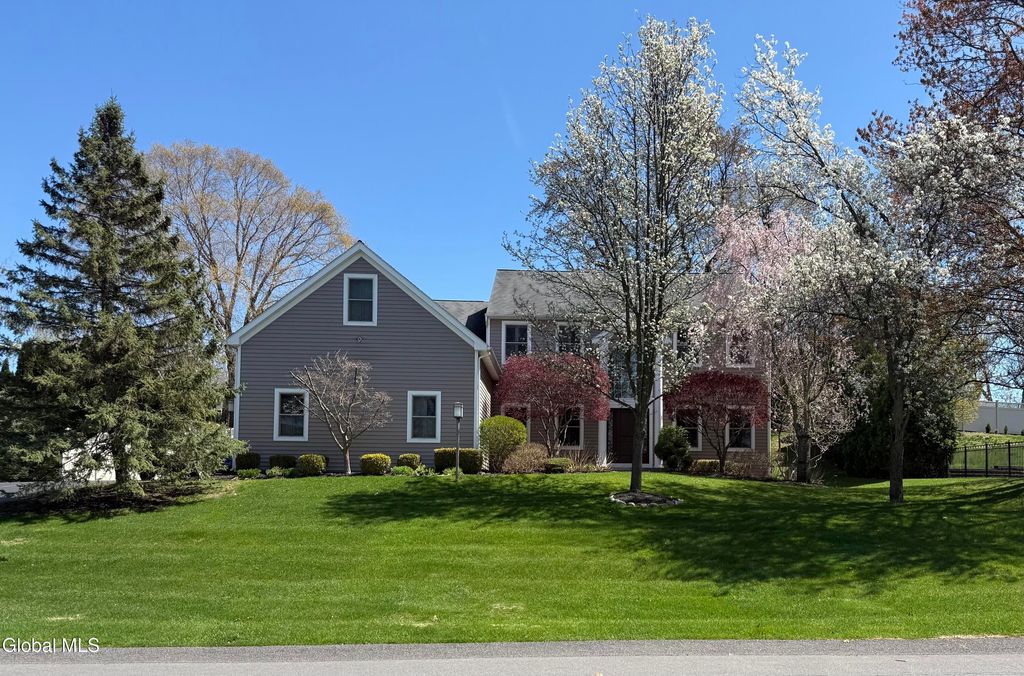11 Long Shadow Drive, Colonie, NY 12110