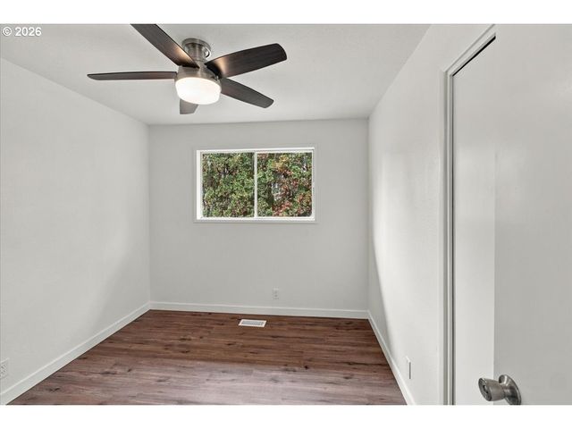 4165 Nw GLENWOOD Ave, Albany, OR 97321
