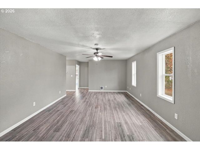 4165 Nw GLENWOOD Ave, Albany, OR 97321