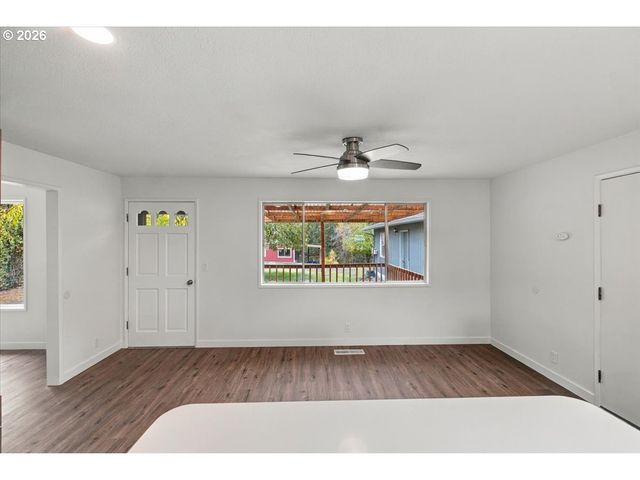 4165 Nw GLENWOOD Ave, Albany, OR 97321