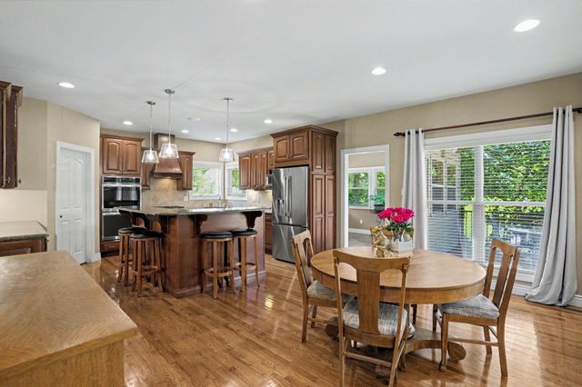 1702 DUNHILL WAY, Columbia, MO 65203