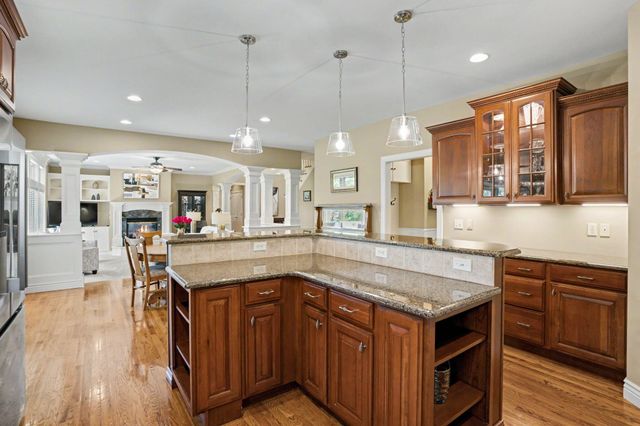 1702 DUNHILL WAY, Columbia, MO 65203