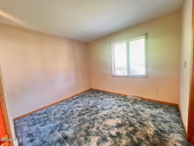 6 St Francis Lane, Colonie, NY 12304