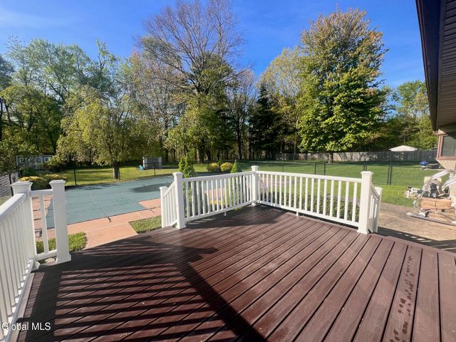 6 St Francis Lane, Colonie, NY 12304