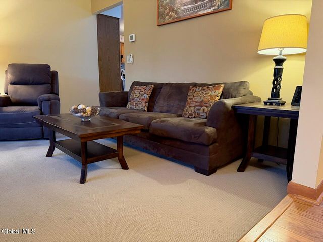 6 St Francis Lane, Colonie, NY 12304