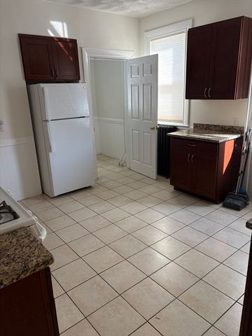 15 Nichols Ave 1, Watertown, MA 02472