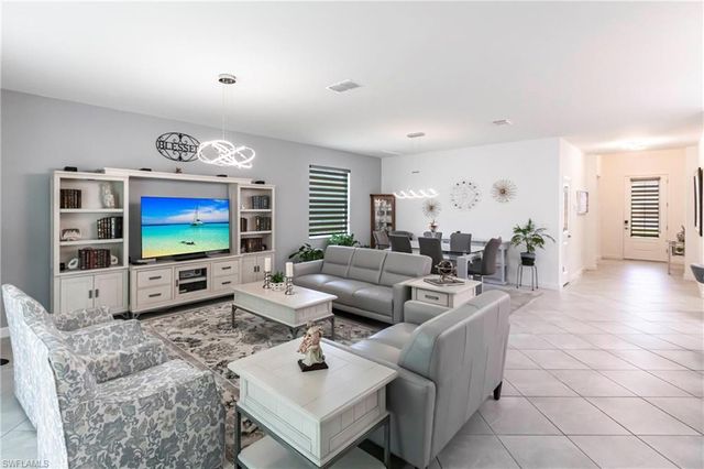 9128 Leatherwood LOOP, Lehigh Acres, FL 33936