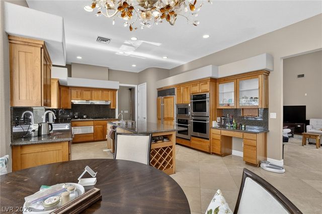 7440 Eldora Avenue, Las Vegas, NV 89117