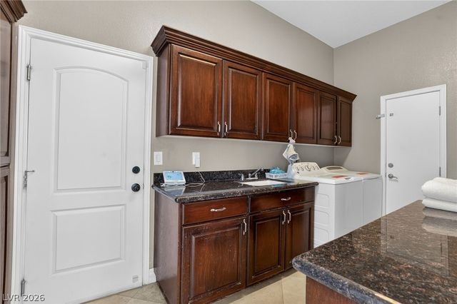 7440 Eldora Avenue, Las Vegas, NV 89117