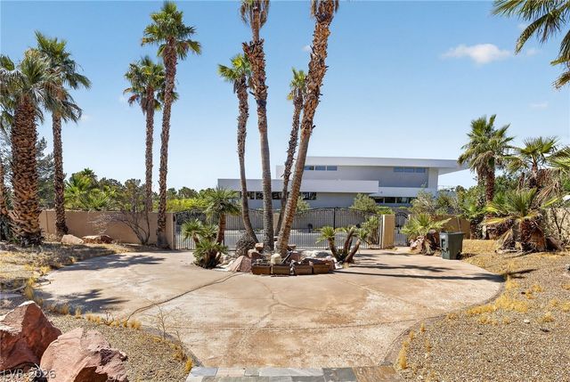 7440 Eldora Avenue, Las Vegas, NV 89117