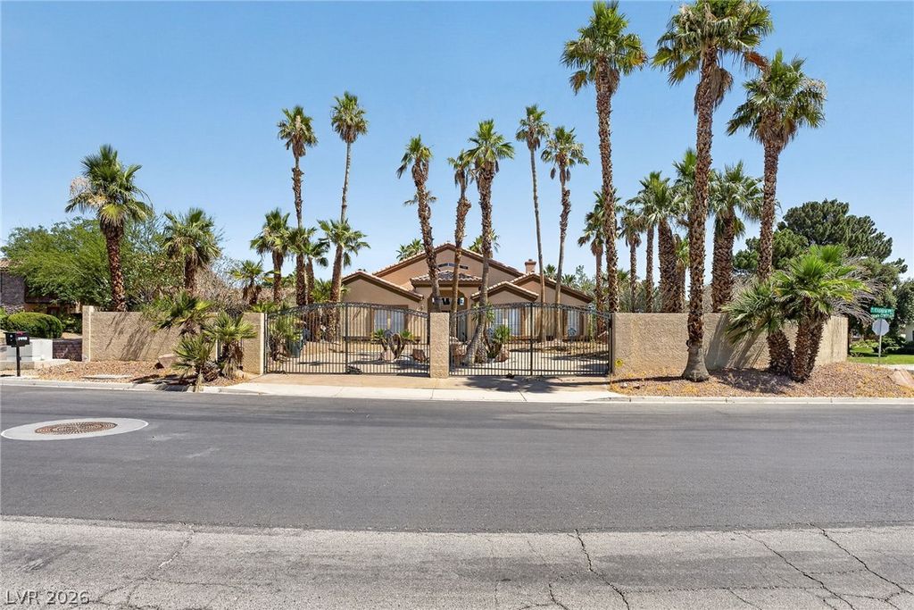 7440 Eldora Avenue, Las Vegas, NV 89117