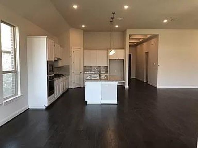 713 Woodview DR, Leander, TX 78641