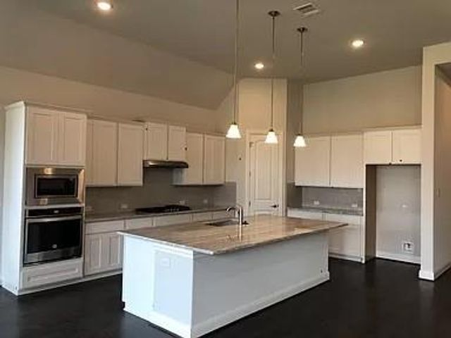 713 Woodview DR, Leander, TX 78641