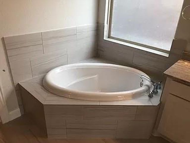 713 Woodview DR, Leander, TX 78641