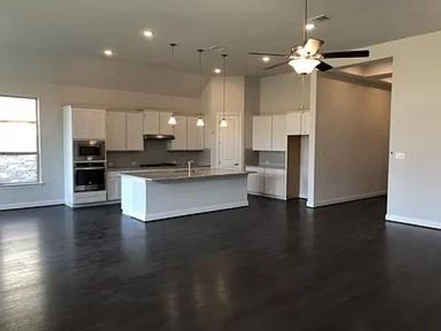 713 Woodview DR, Leander, TX 78641