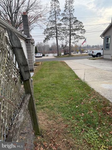 228 RANCOCAS AVE, Delanco, NJ 08075