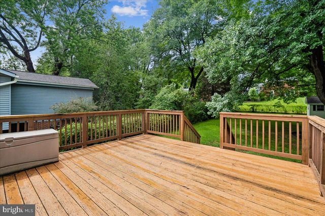 9817 CHERRY TREE LN, Silver Spring, MD 20901